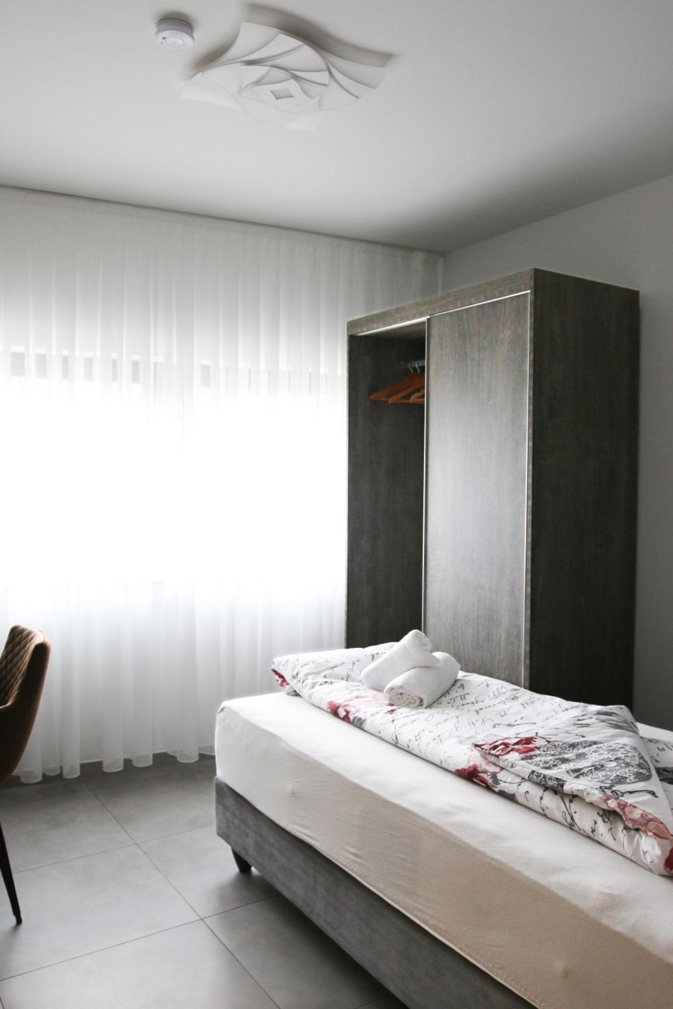 Hotel Loewenstein Lich Bagian luar foto